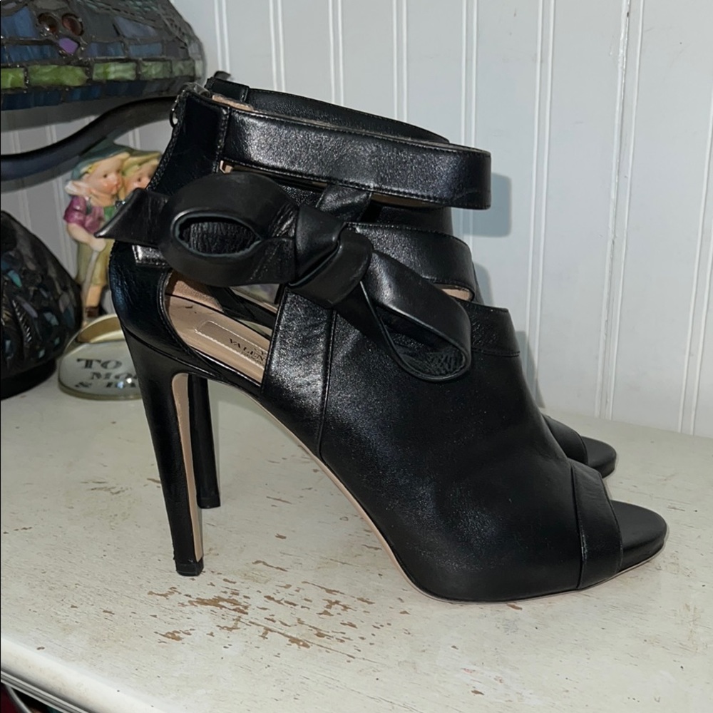 Valentino Garavani  Women's Black High Heels peep toe size 40